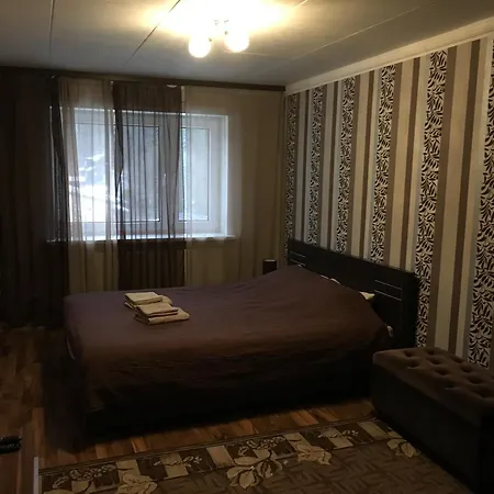 Lee Apartment *